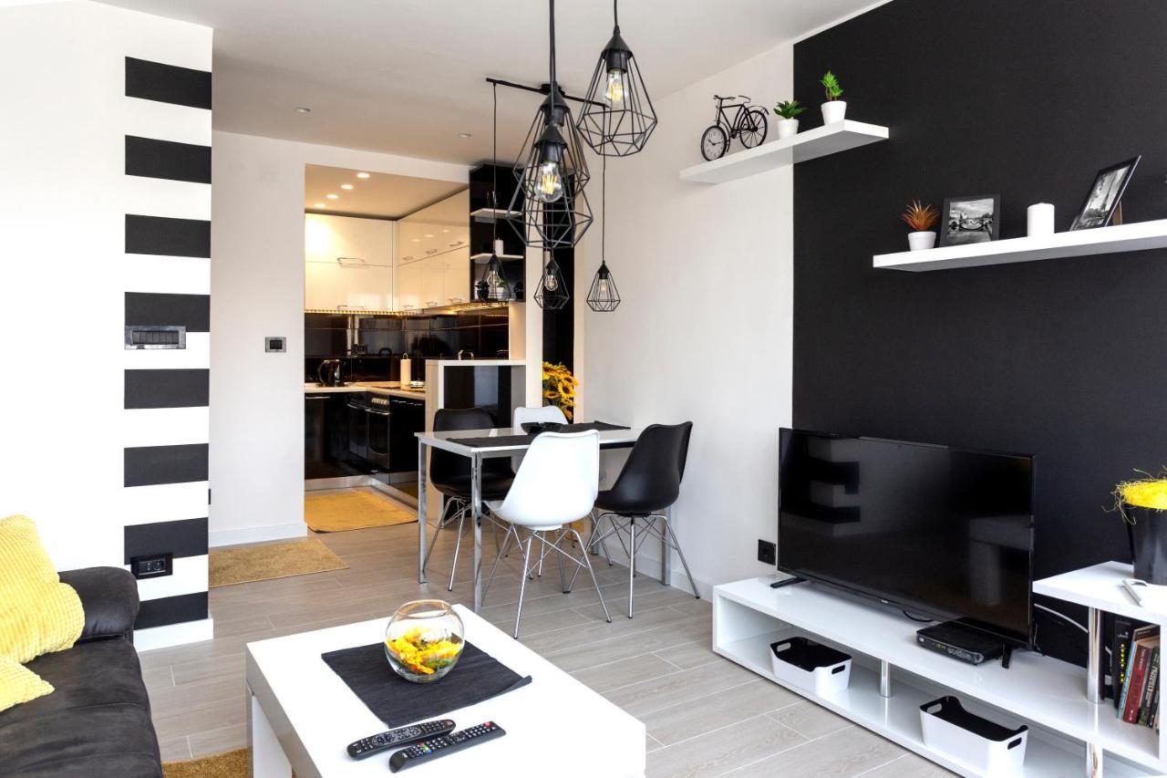 Park Apartment โนวีซาด ภายนอก รูปภาพ