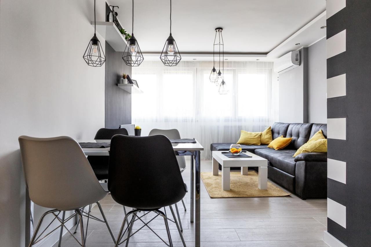 Park Apartment โนวีซาด ภายนอก รูปภาพ