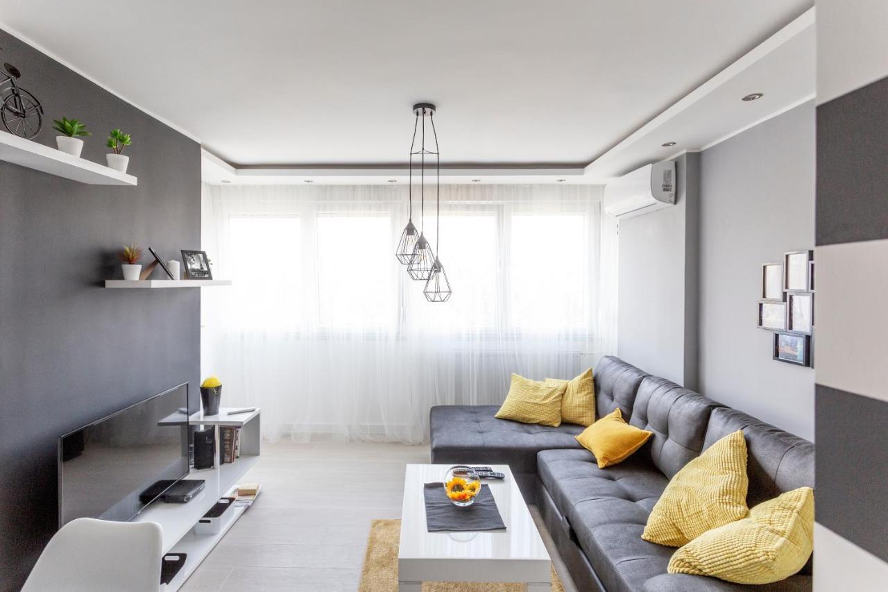 Park Apartment โนวีซาด ภายนอก รูปภาพ