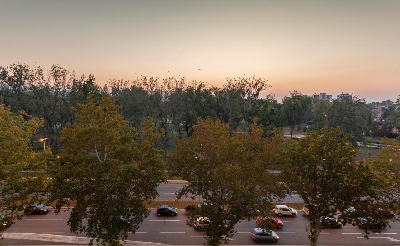 Park Apartment โนวีซาด ภายนอก รูปภาพ